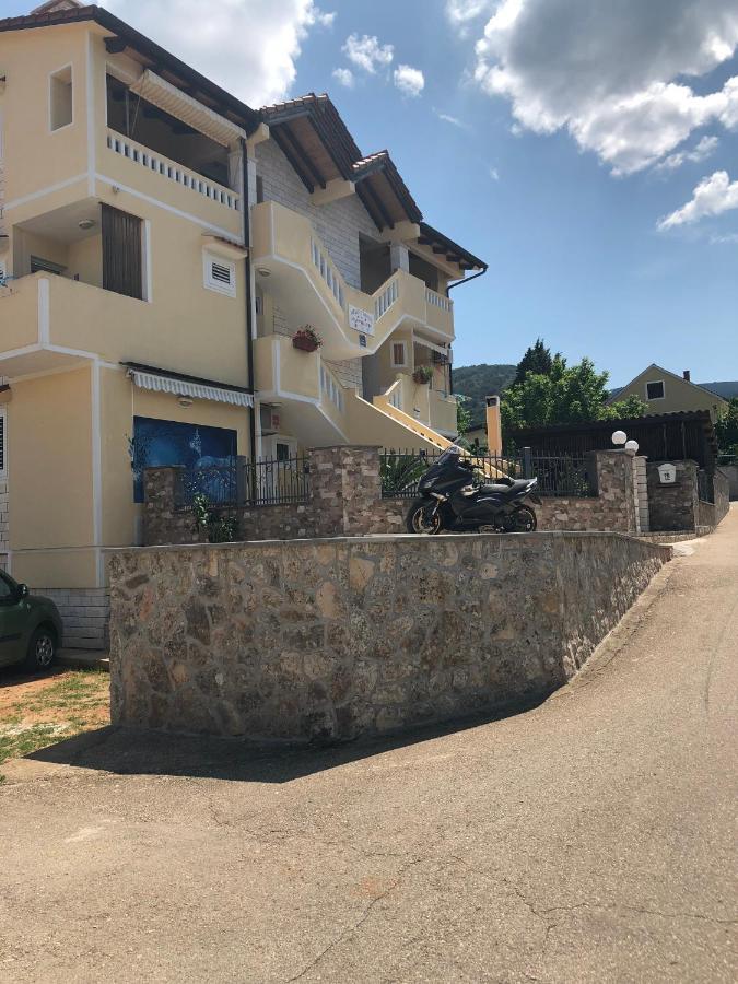 Apartments 2 Ivankovic Stari Grad  Exterior foto